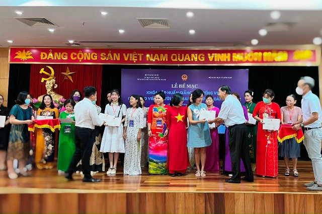 Du lịch để trải nghiệm, khám phá và nói tiếng Việt - ảnh 2