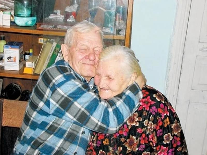 Vừa cưới 3 ngày, cặp đôi ‘lạc nhau’ suốt 60 năm bỗng gặp lại ở tình cảnh hy hữu - 5