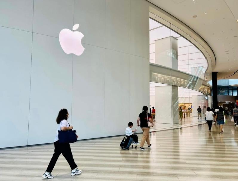 Apple Store Singapore chỉ cho đặt mua trước iPhone 14, hàng xách tay khan hiếm? - 1