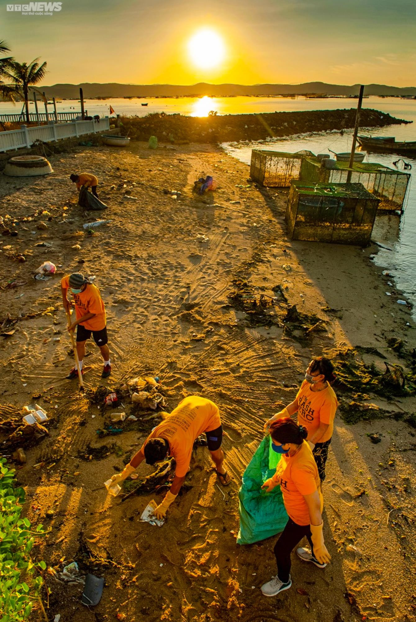 Ám ảnh rác thải bủa vây nhiều vùng biển ở Việt Nam - 9
