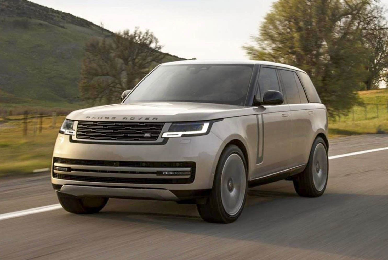 Vừa ra mắt, Range Rover 2022 thế hệ mới đã dính loạt lệnh triệu hồi - 1