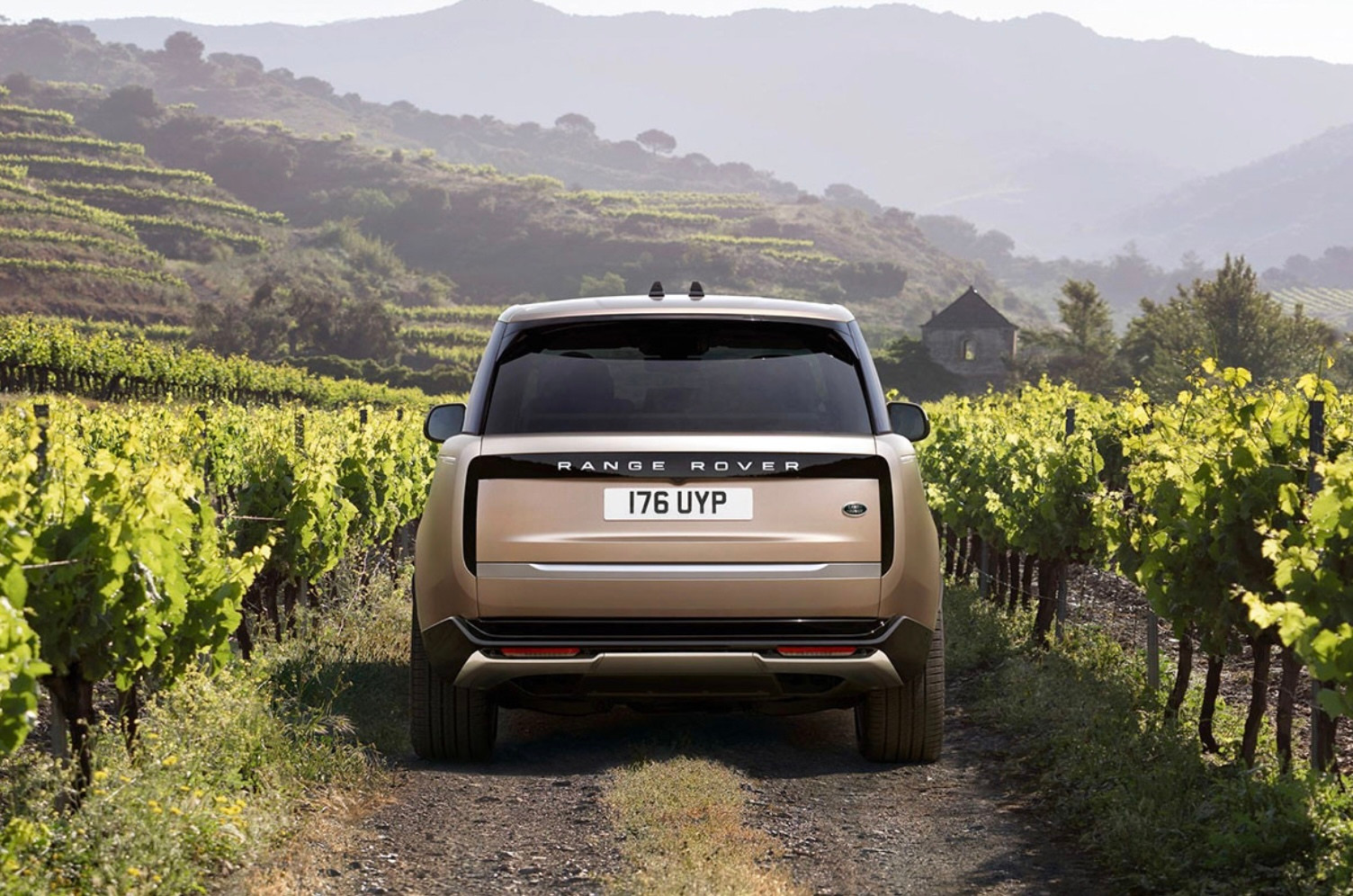 Vừa ra mắt, Range Rover 2022 thế hệ mới đã dính loạt lệnh triệu hồi - 3