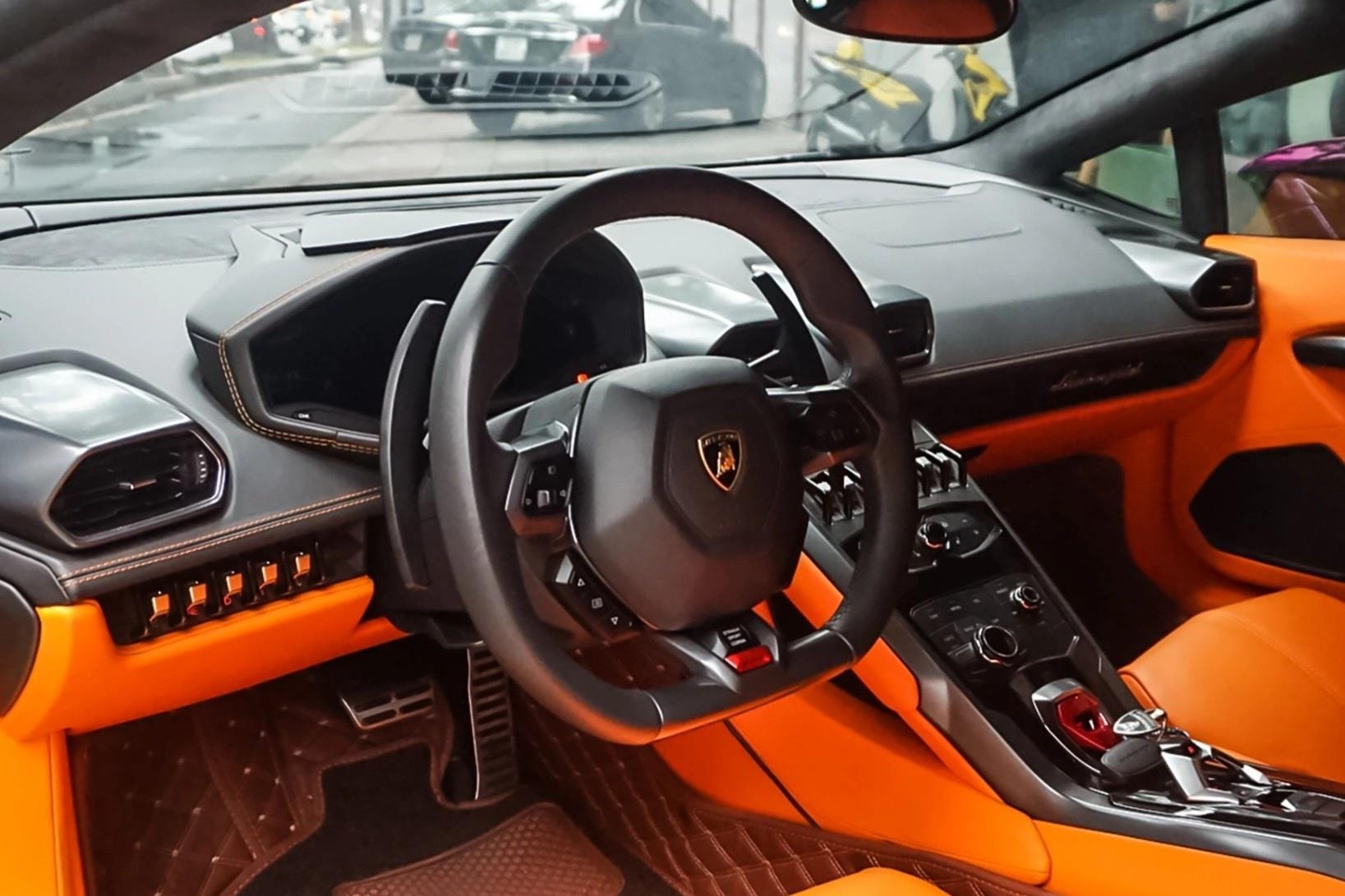 Lamborghini Huracan LP 610-4 với ngoại thất độc đáo tại TP.HCM - 5