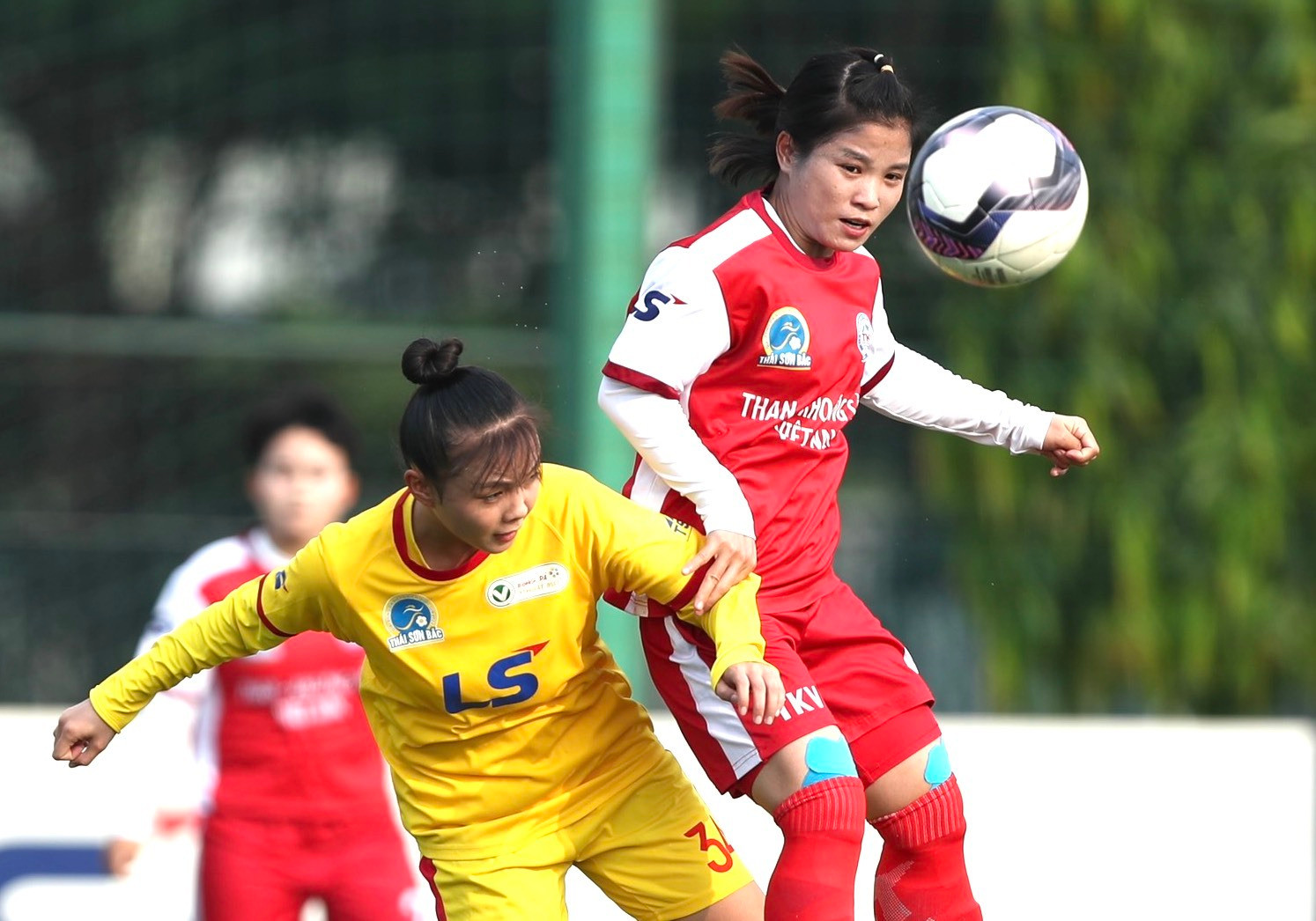 Vòng 6 giải bóng đá Nữ VĐQG 2022: Than KSVN chiếm vị trí thứ 3 - 1