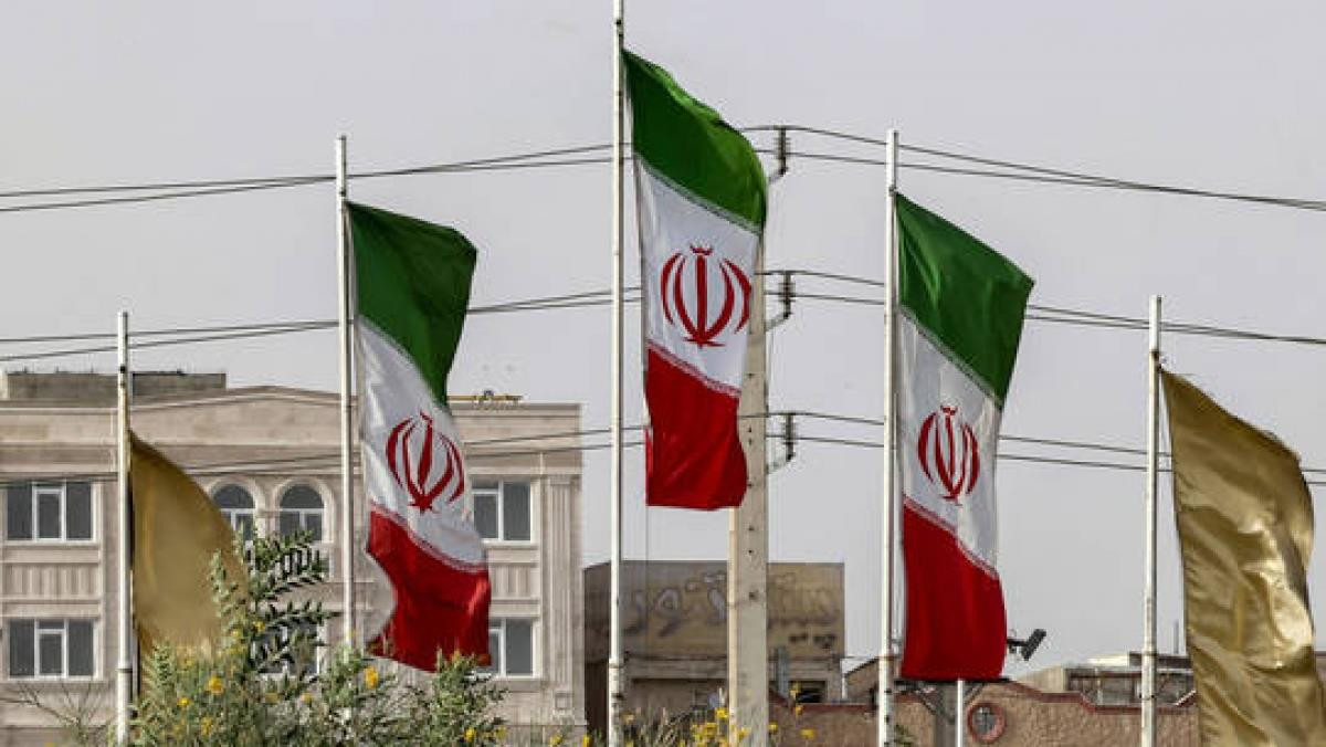 Iran tuyên bố sẽ 'đáp trả phù hợp' sau khi Ukraine trục xuất Đại sứ - 1