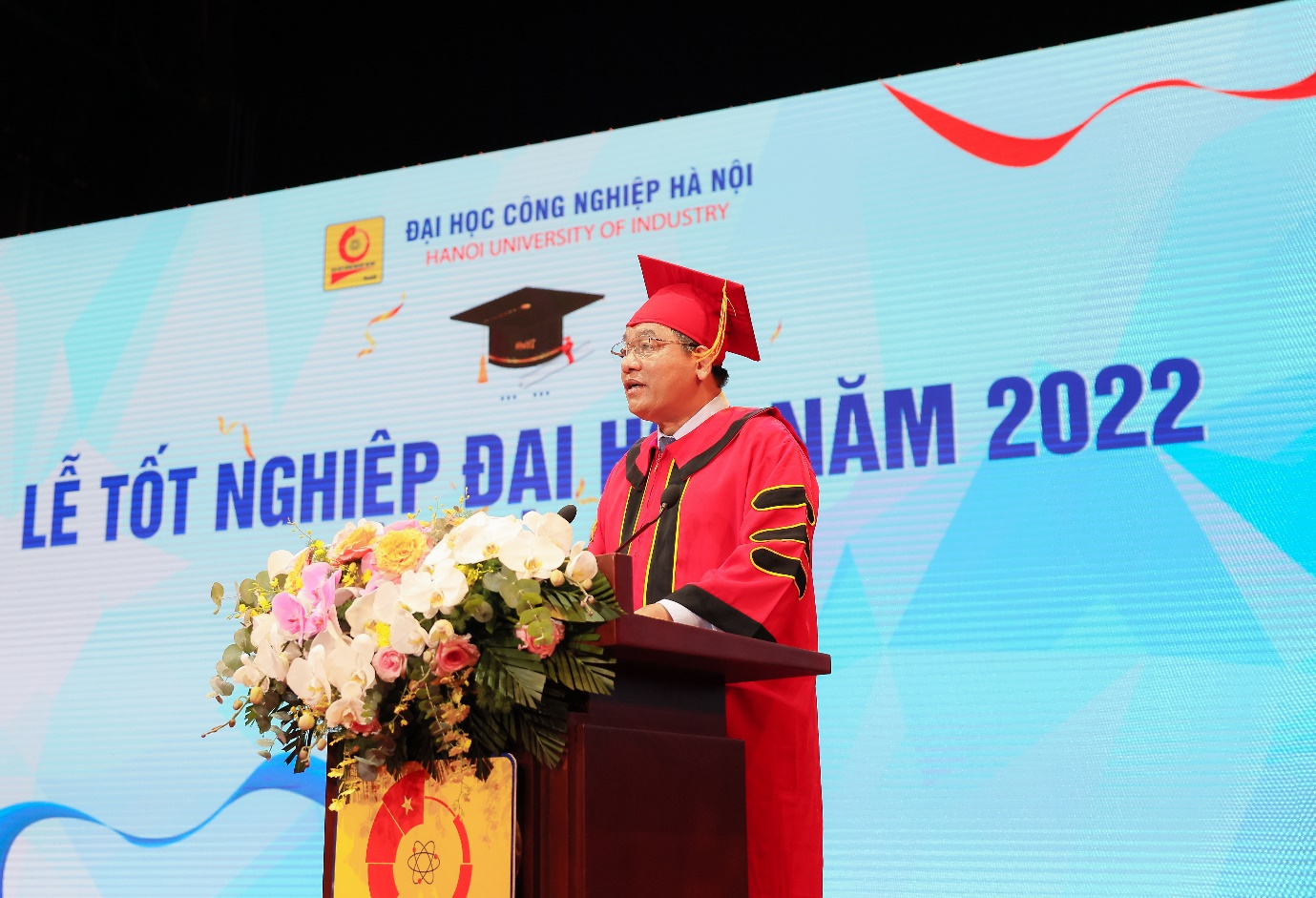 Hơn 5.500 sinh viên Đại học Công nghiệp Hà Nội nhận bằng tốt nghiệp năm 2022 - 2