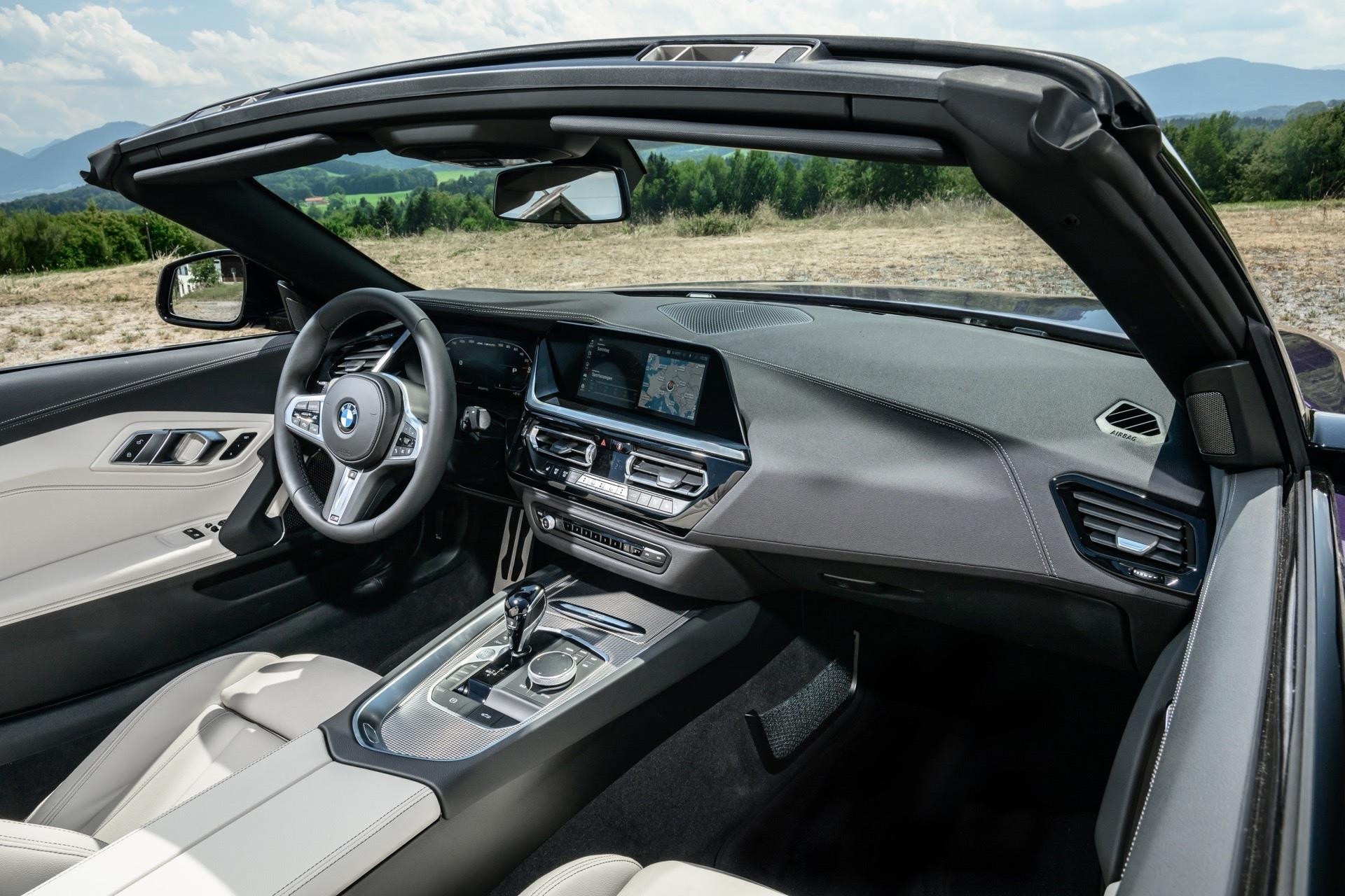 BMW Z4 2023 ra mắt, gói M Sport là trang bị tiêu chuẩn - 7