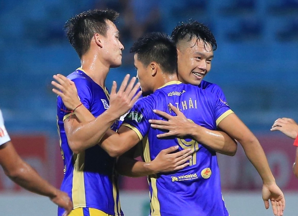 Thắng đậm CLB Bình Dương, Hà Nội FC thách thức cuộc đua vô địch V-League - 1