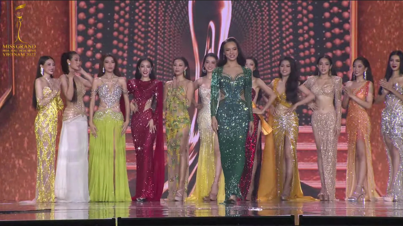 Đoàn Thiên Ân đăng quang Miss Grand Vietnam - Hoa hậu Hòa bình Việt Nam 2022 - 11