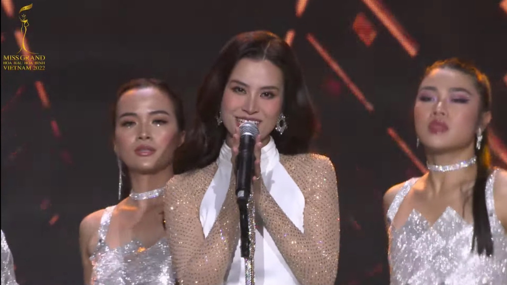 Đoàn Thiên Ân đăng quang Miss Grand Vietnam - Hoa hậu Hòa bình Việt Nam 2022 - 2