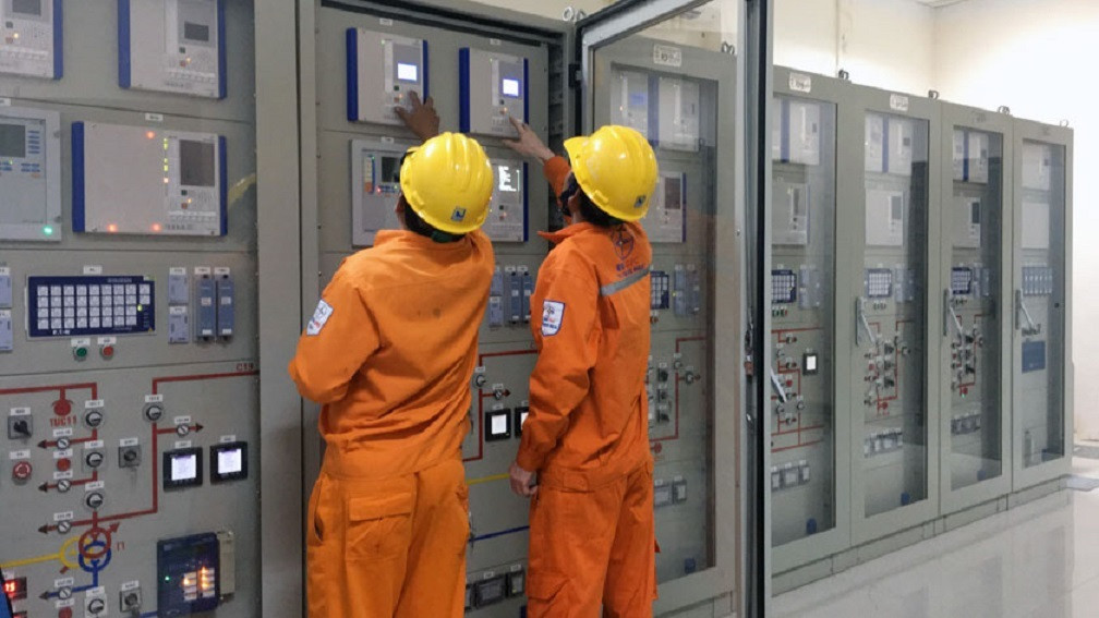 PC Quảng Ngãi: Hoàn thành cấp điện cho 100% khách hàng sau bão số 4 - 1