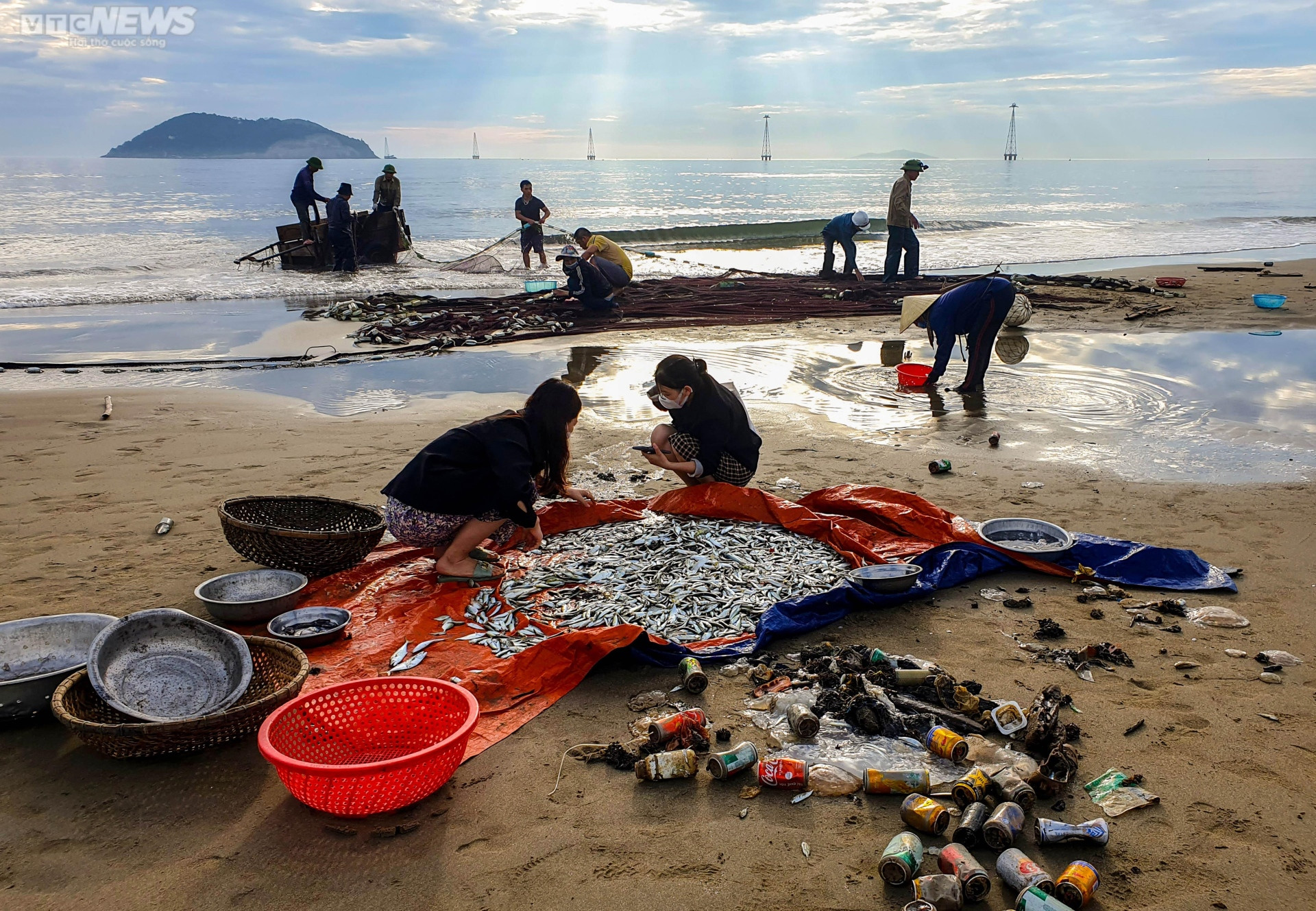 Ấn tượng những bức ảnh rác thải nhựa đại dương của các tác giả nước ngoài - 7