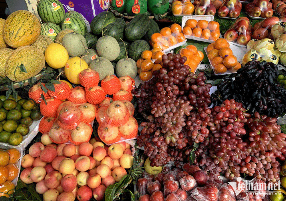 Trái cây ngoại ồ ạt về chợ Việt, có loại giá rẻ hơn rau - 2