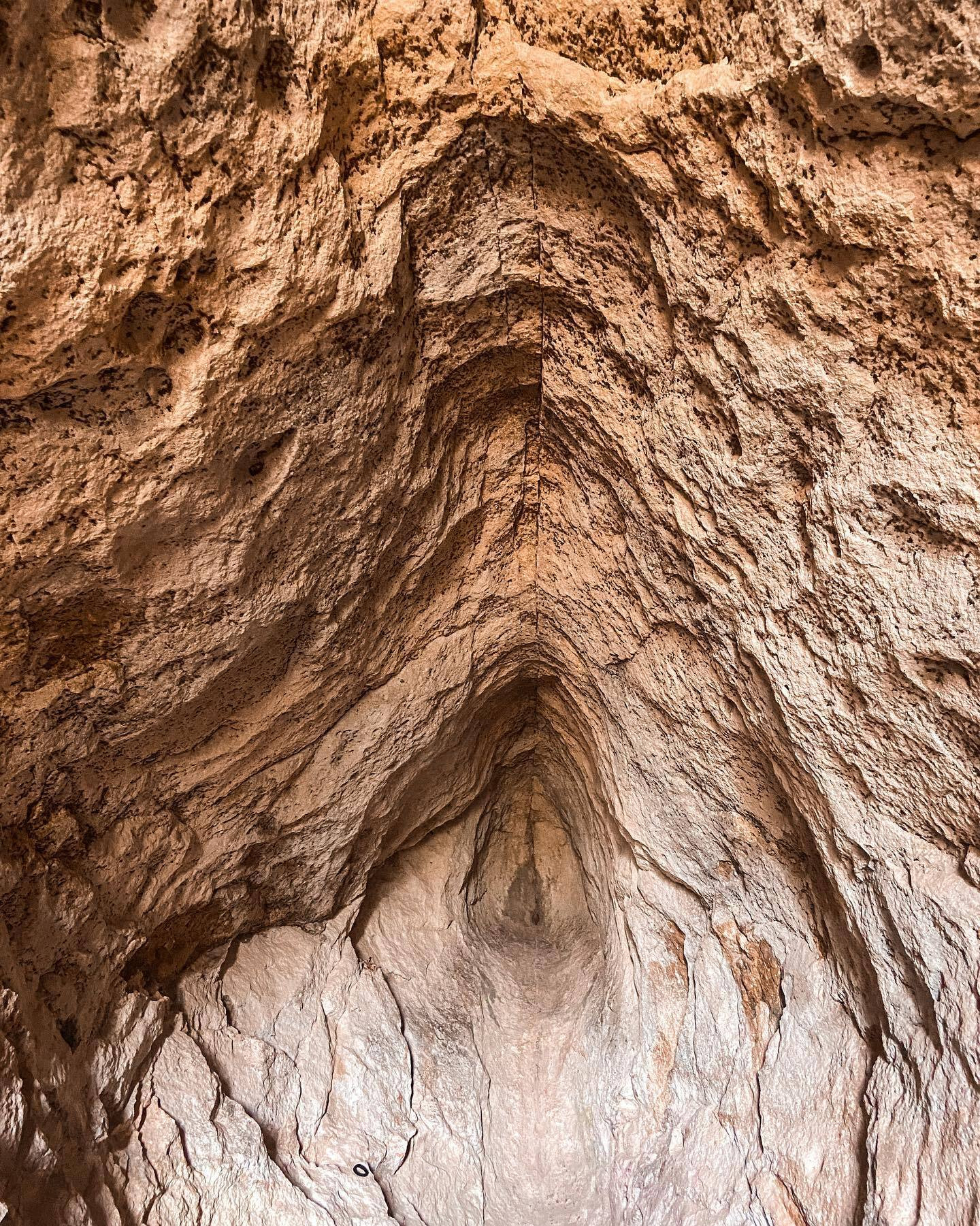 Khám phá vẻ đẹp bên trong hang động độc lạ do con người tạo ra từ 3000 năm trước - 3