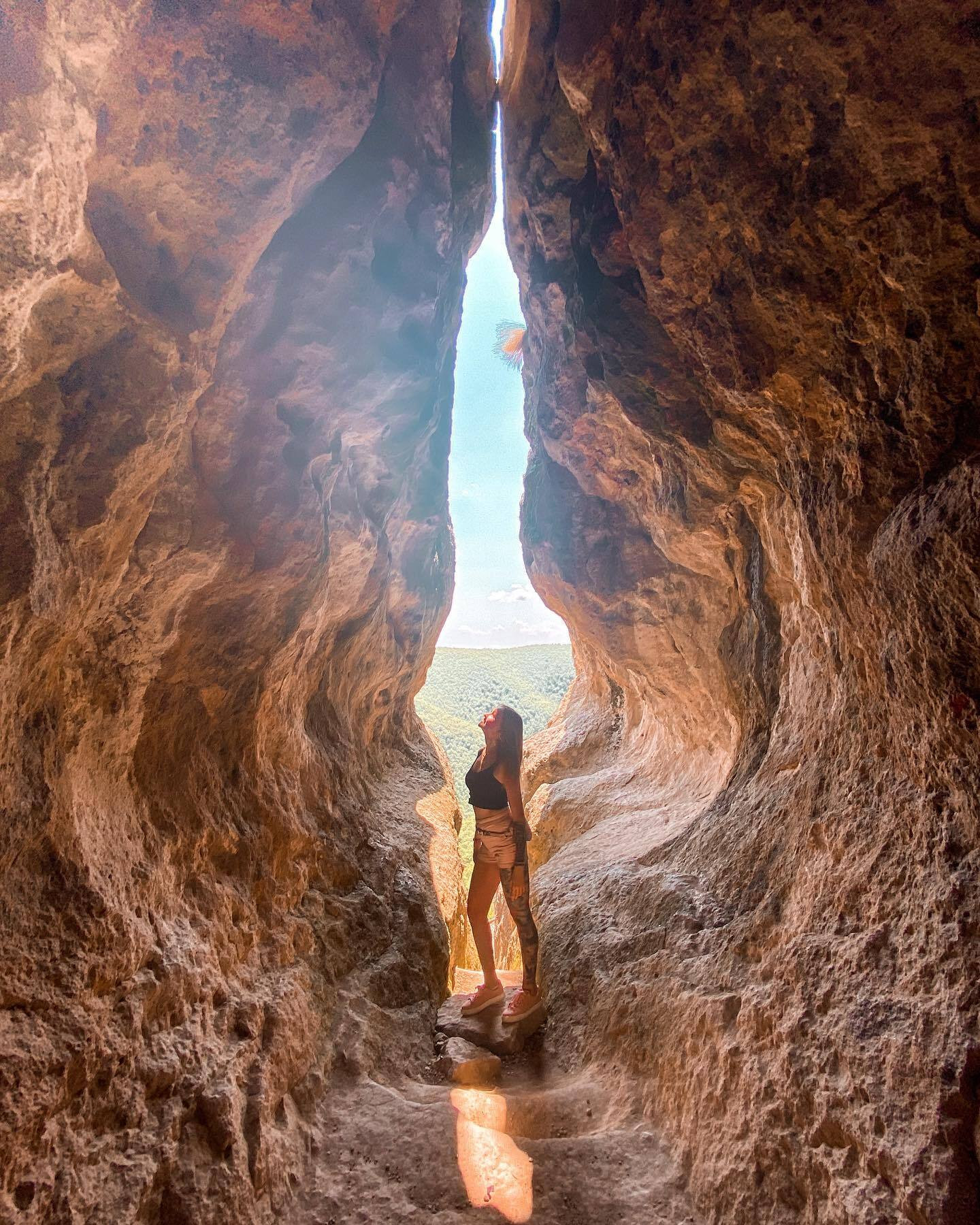 Khám phá vẻ đẹp bên trong hang động độc lạ do con người tạo ra từ 3000 năm trước - 5