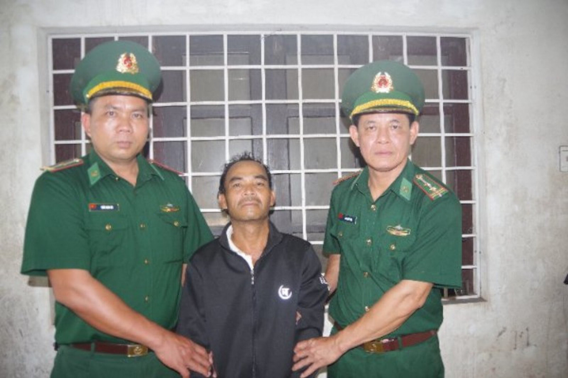 Trộm cắp tài sản rồi trốn truy nã ở bìa rừng biên giới Việt - Lào suốt 22 năm - 1