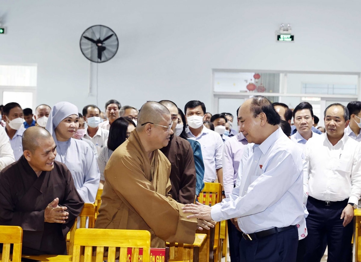chủ tịch nước tiếp thu, giải đáp nhiều vấn đề nóng cử tri tp.hcm quan tâm hình ảnh 1 chu tich nuoc tiep thu, giai dap nhieu van de nong cu tri tp.hcm quan tam hinh anh 1
