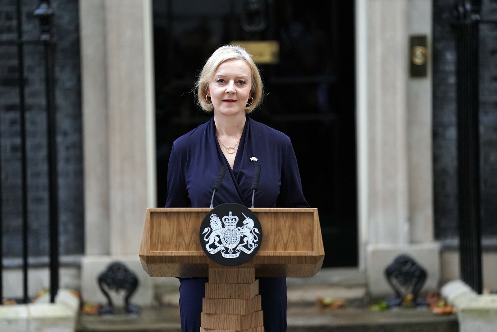 Ai có thể thay bà Liz Truss trở thành tân Thủ tướng Anh? - 1