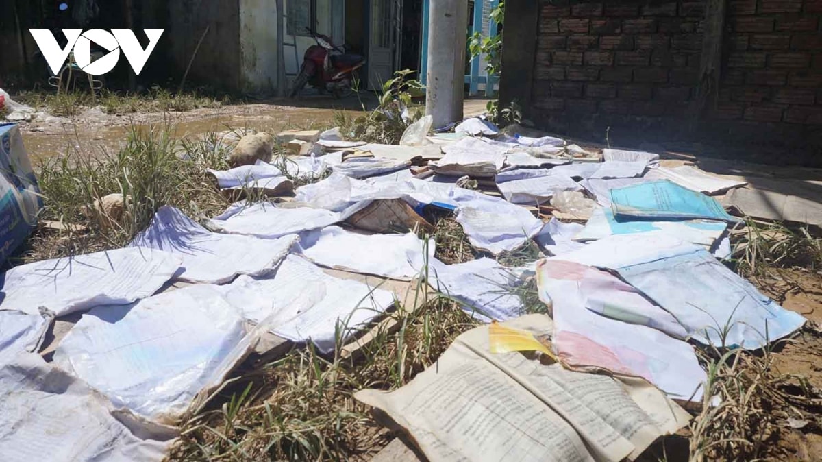 Đà nẵng không để học sinh thiếu sách vở do lũ lụt hình ảnh 6 Da nang khong de hoc sinh thieu sach vo do lu lut hinh anh 6