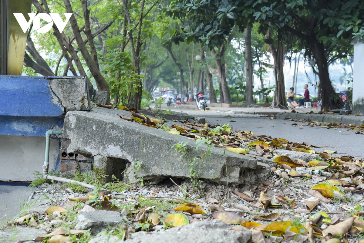 cong vien tuoi tre ha noi bi hang quan dua nhau xe thit hinh anh 19