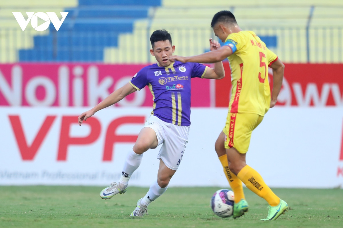 bi thanh hoa cam hoa, ha noi fc chua the cham tay vao chuc vo dich hinh anh 5