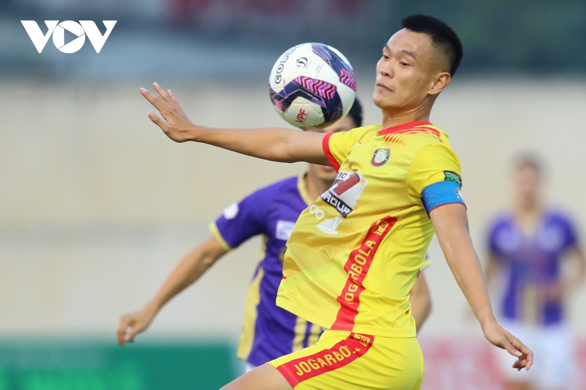 bi thanh hoa cam hoa, ha noi fc chua the cham tay vao chuc vo dich hinh anh 8