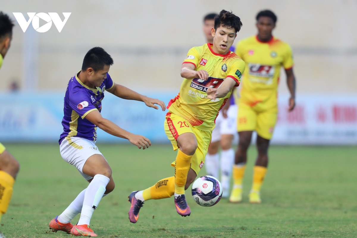 bi thanh hoa cam hoa, ha noi fc chua the cham tay vao chuc vo dich hinh anh 9