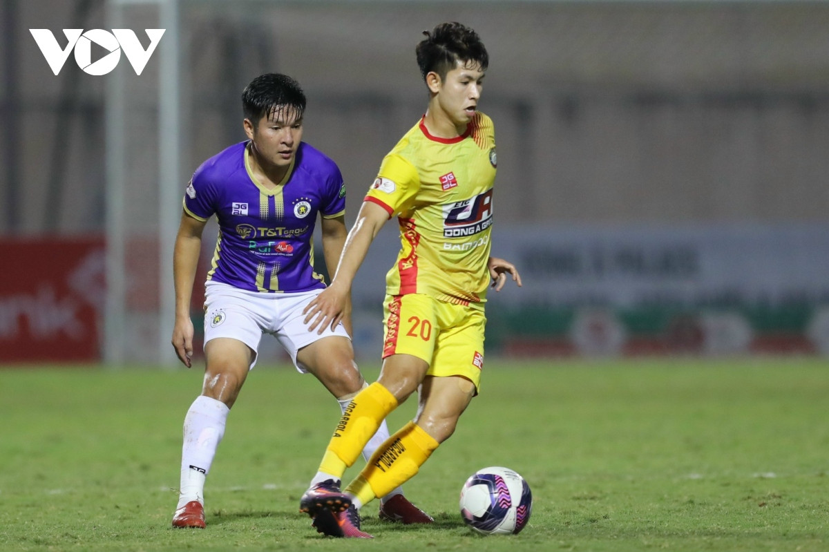 bi thanh hoa cam hoa, ha noi fc chua the cham tay vao chuc vo dich hinh anh 12