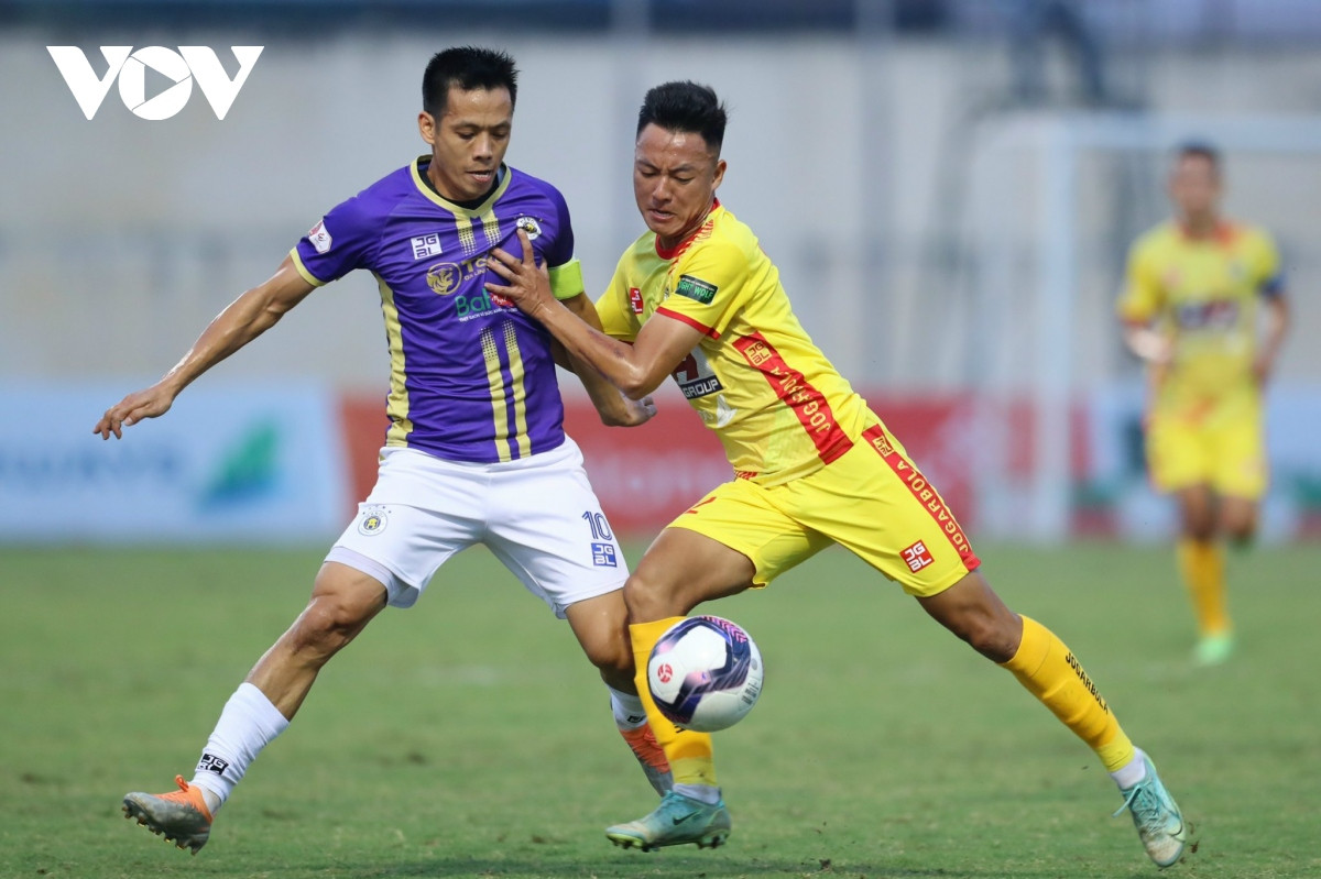 bi thanh hoa cam hoa, ha noi fc chua the cham tay vao chuc vo dich hinh anh 10