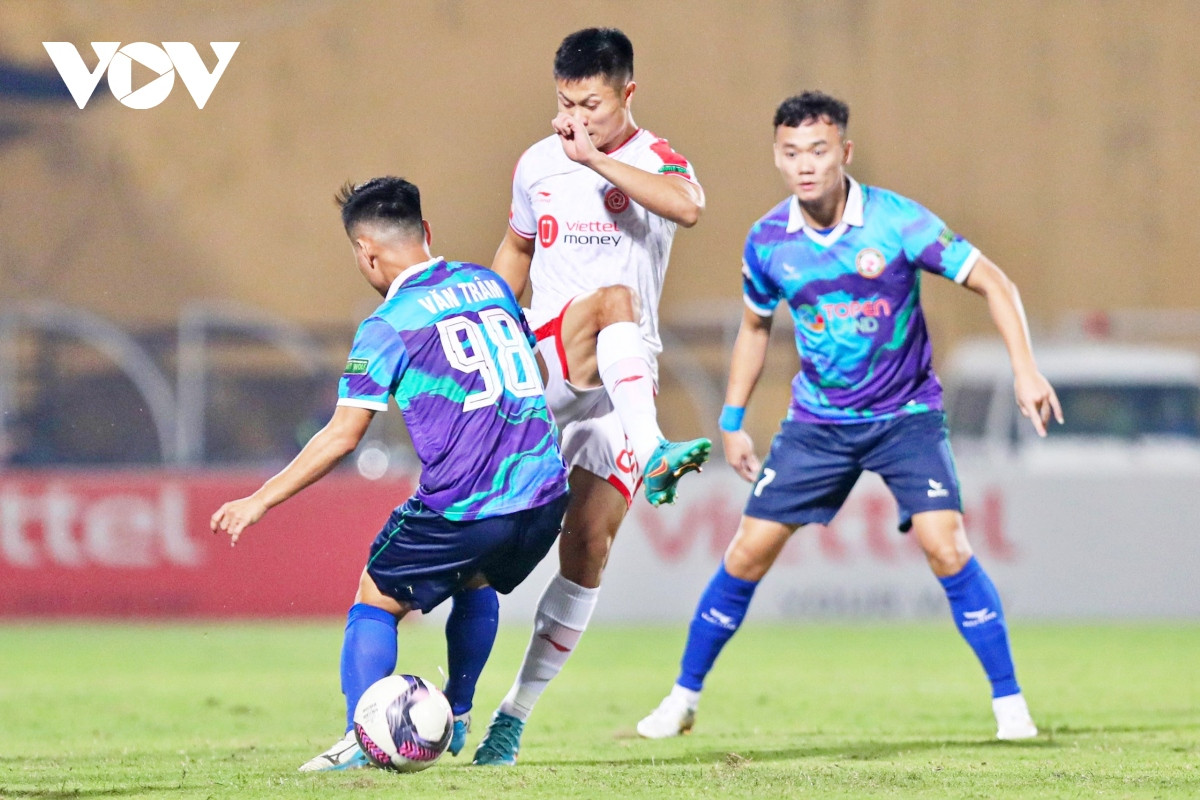 truc tiep viettel fc 0-0 binh Dinh Doi cong hap dan hinh anh 4