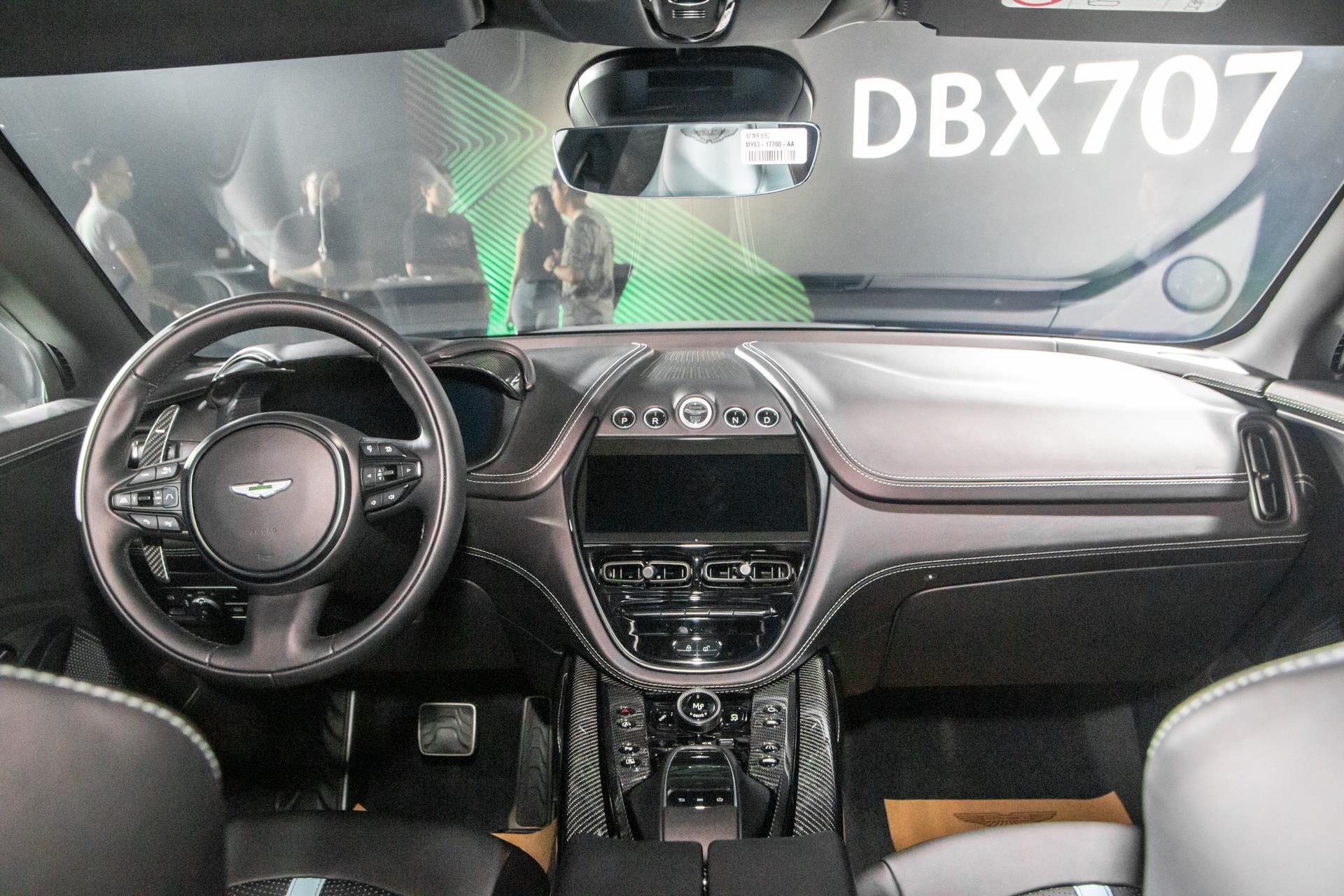 Siêu SUV thể thao Aston Martin DBX707 có giá từ 22 tỷ đồng - 11