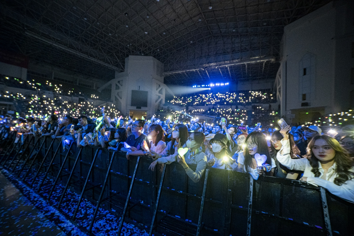 Yên Concert Hoàng Dũng cháy hết mình với 5000 khán giả mừng sinh nhật  tuổi 27