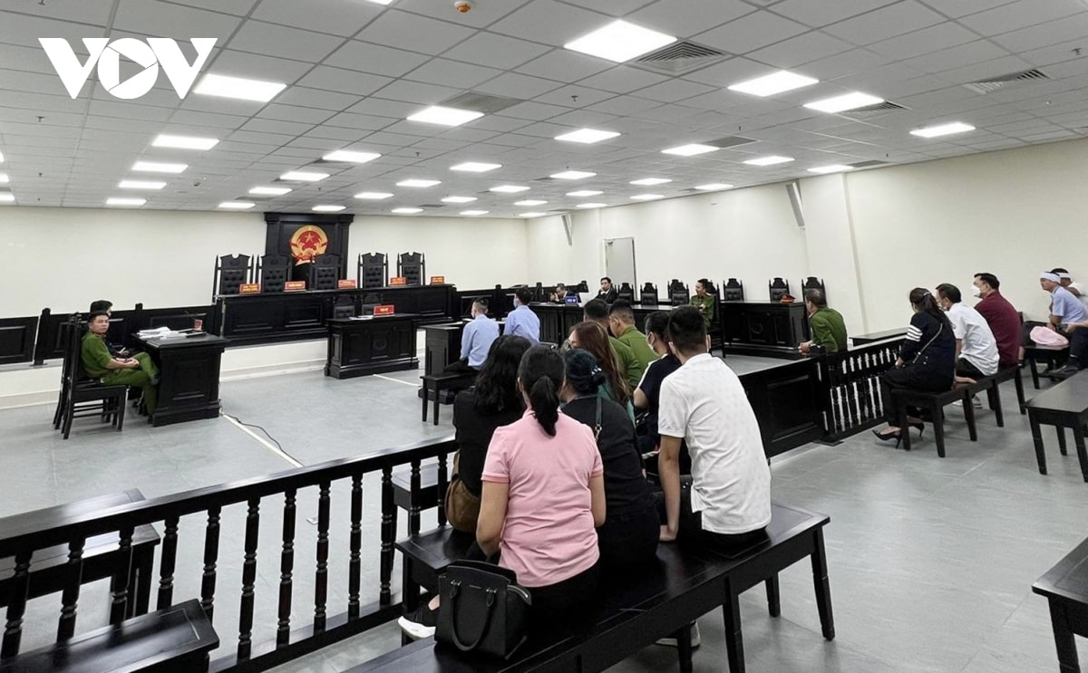 hoãn phiên tòa xét xử vụ án giết người trước cổng vksnd phúc thọ, hà nội hình ảnh 1 hoan phien toa xet xu vu an giet nguoi truoc cong vksnd phuc tho, ha noi hinh anh 1