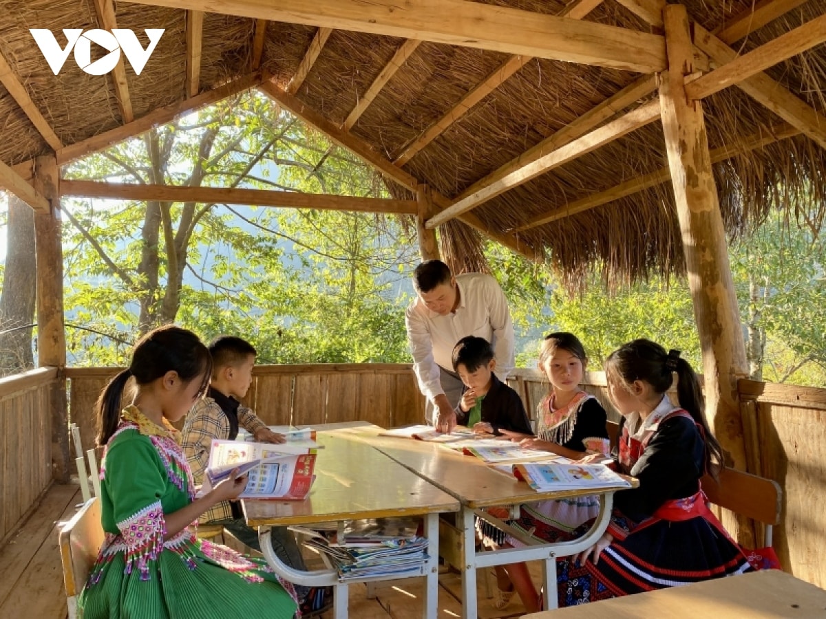 dạy tiếng anh cho học sinh vùng sâu huyện sông mã - sơn la hình ảnh 1 day tieng anh cho hoc sinh vung sau huyen song ma - son la hinh anh 1