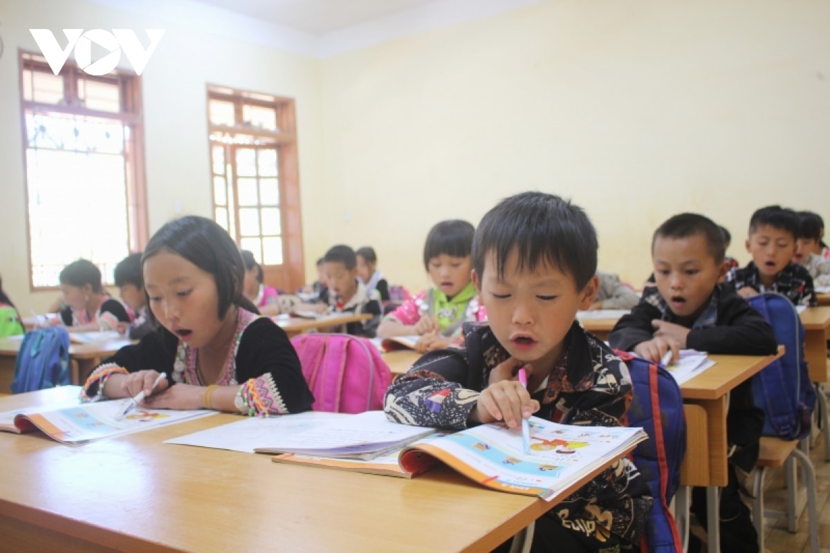 dạy tiếng anh cho học sinh vùng sâu huyện sông mã - sơn la hình ảnh 4 day tieng anh cho hoc sinh vung sau huyen song ma - son la hinh anh 4