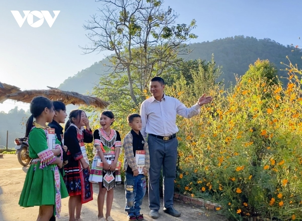 dạy tiếng anh cho học sinh vùng sâu huyện sông mã - sơn la hình ảnh 6 day tieng anh cho hoc sinh vung sau huyen song ma - son la hinh anh 6