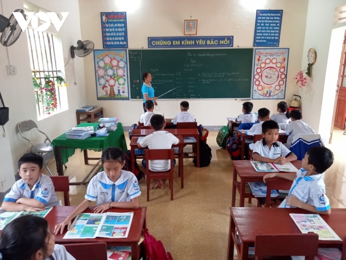 thầy cô cắm bản bởi yêu những học trò nghèo miền biên viễn hình ảnh 3 thay co cam ban boi yeu nhung hoc tro ngheo mien bien vien hinh anh 3