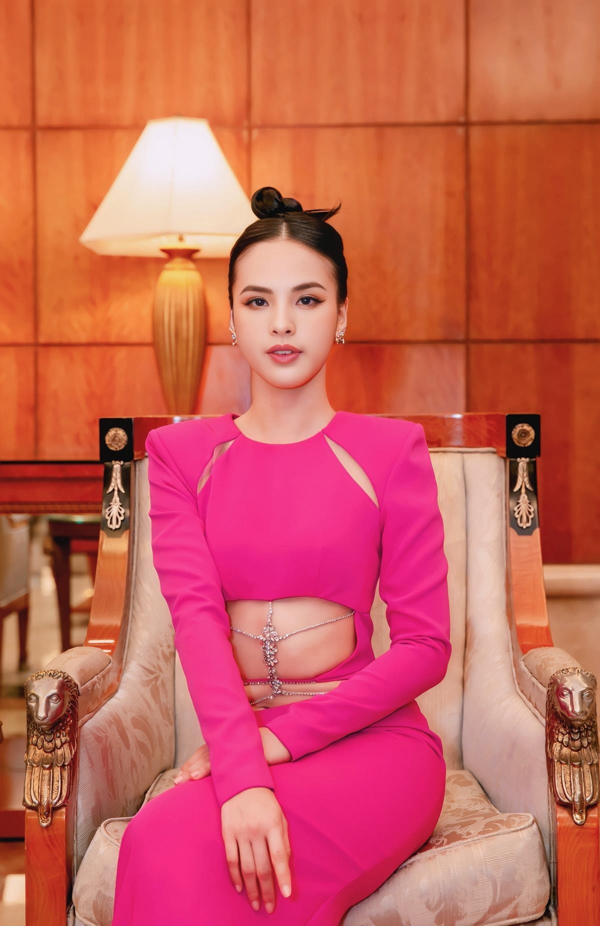 MC người Việt đầu tiên dẫn chung kết Hoa hậu Du lịch Quốc tế là ai? - 4
