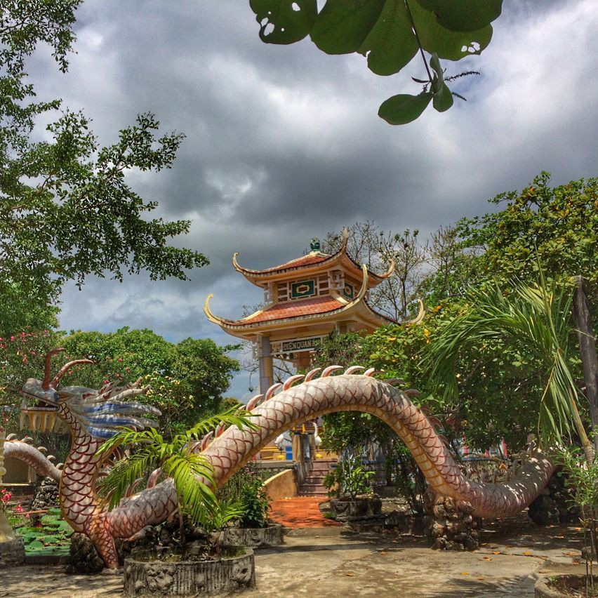 Chùa độc lạ ở Cam Ranh có kiến trúc làm từ vỏ ốc huyền bí như lâu đài Long Vương - 3