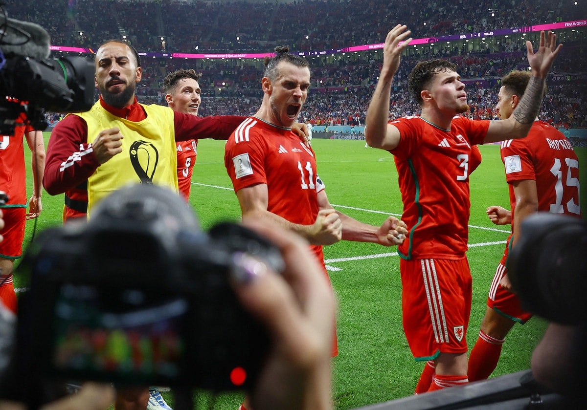 gareth bale ghi ban ra mat world cup, Dt xu wales thoat thua Dt my hinh anh 11