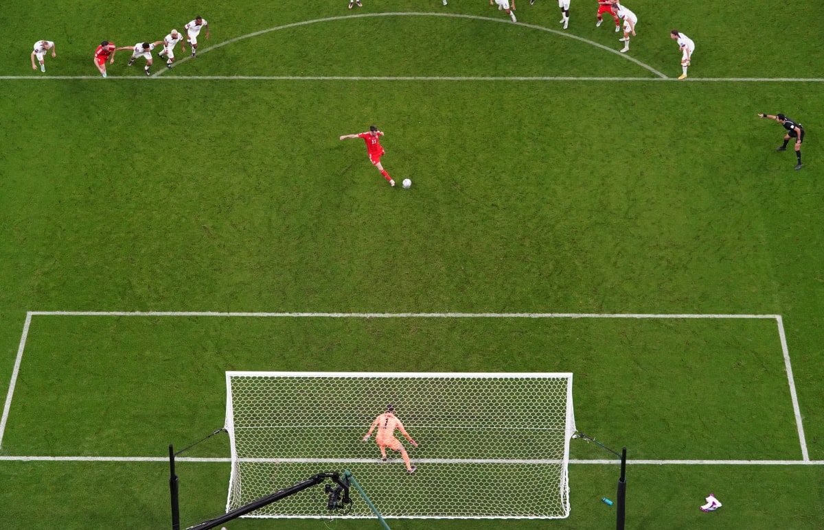gareth bale ghi ban ra mat world cup, Dt xu wales thoat thua Dt my hinh anh 8