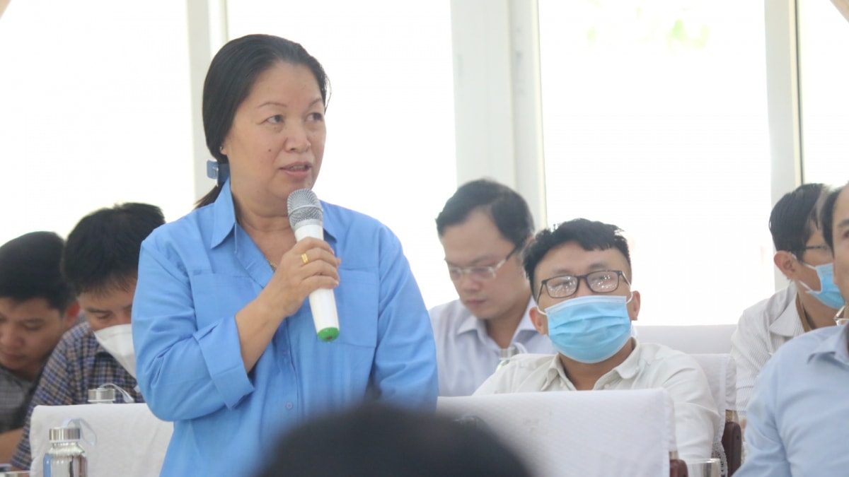 chu tich ubnd tp.hcm kien quyet khong de con em cua lao dong mat viec phai bo hoc hinh anh 3