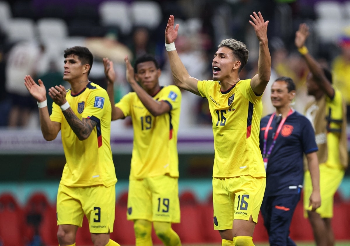 hà lan - ecuador vé sớm cho cơn lốc màu da cam hình ảnh 2 ha lan - ecuador ve som cho con loc mau da cam hinh anh 2