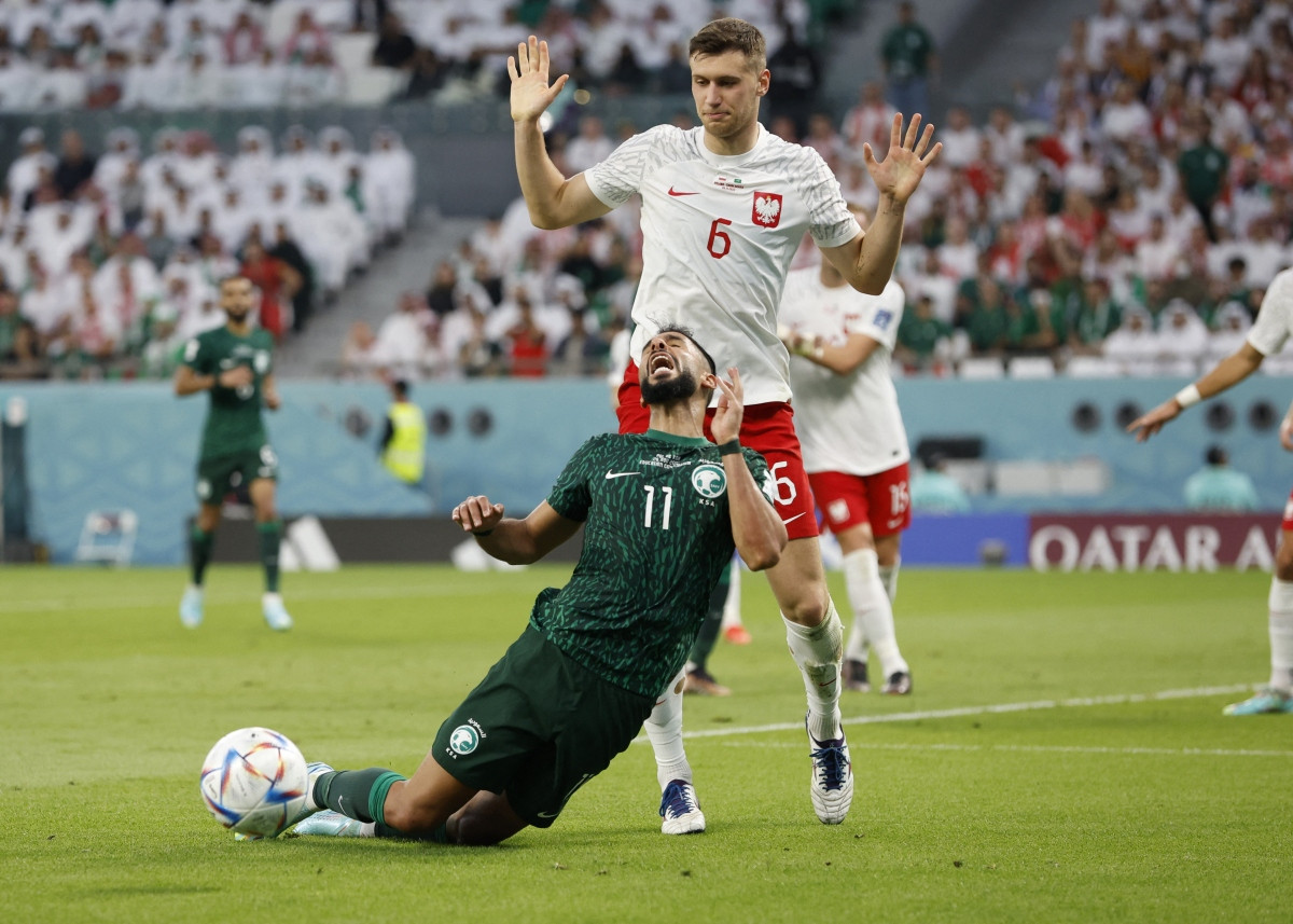 trUc tiEp ba lan 2-0 saudi arabia lewandowski lan dau ghi ban o world cup hinh anh 7