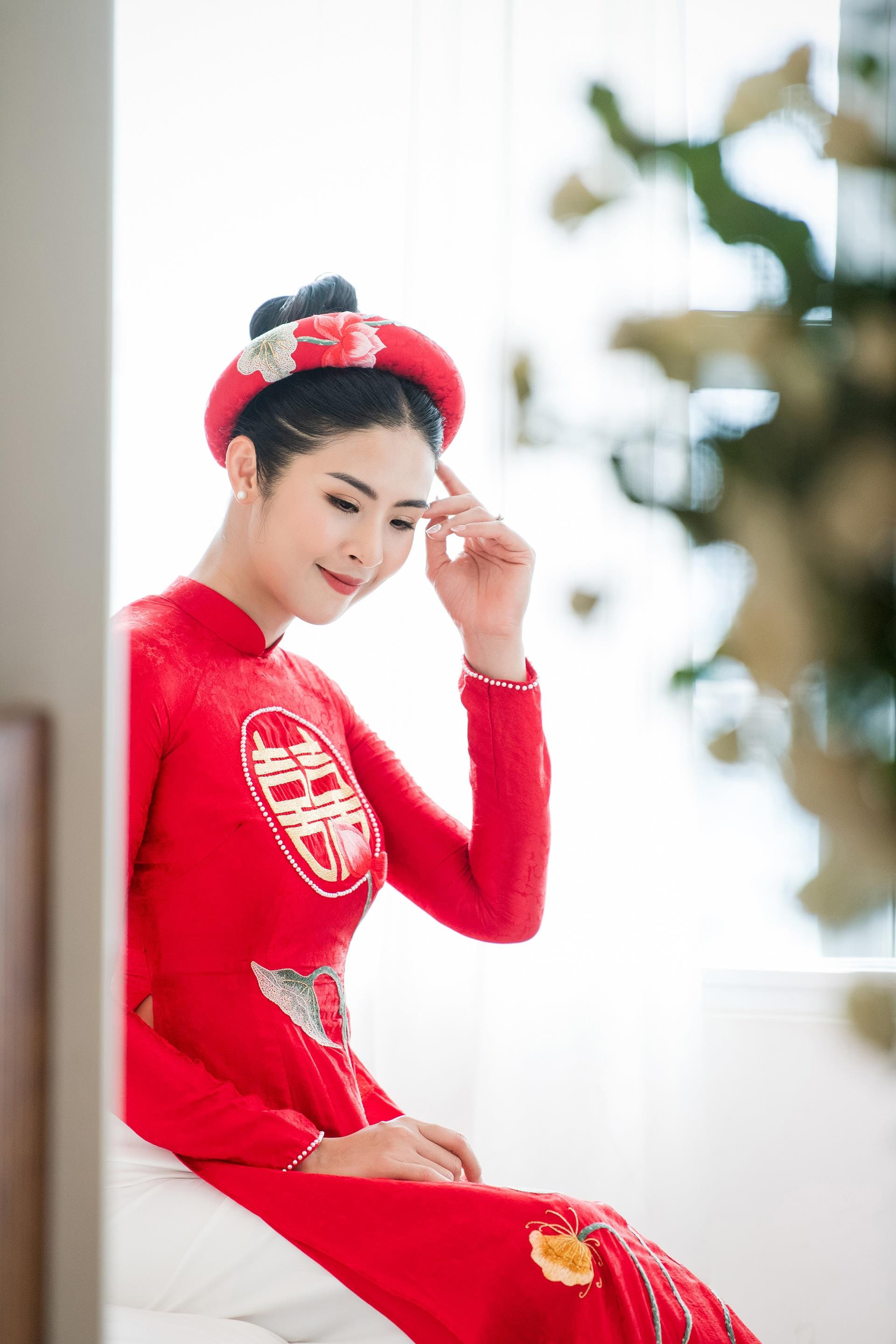 Hoa hậu Ngọc Hân được chú rể rước bằng xe mui trần cổ điển  - 2