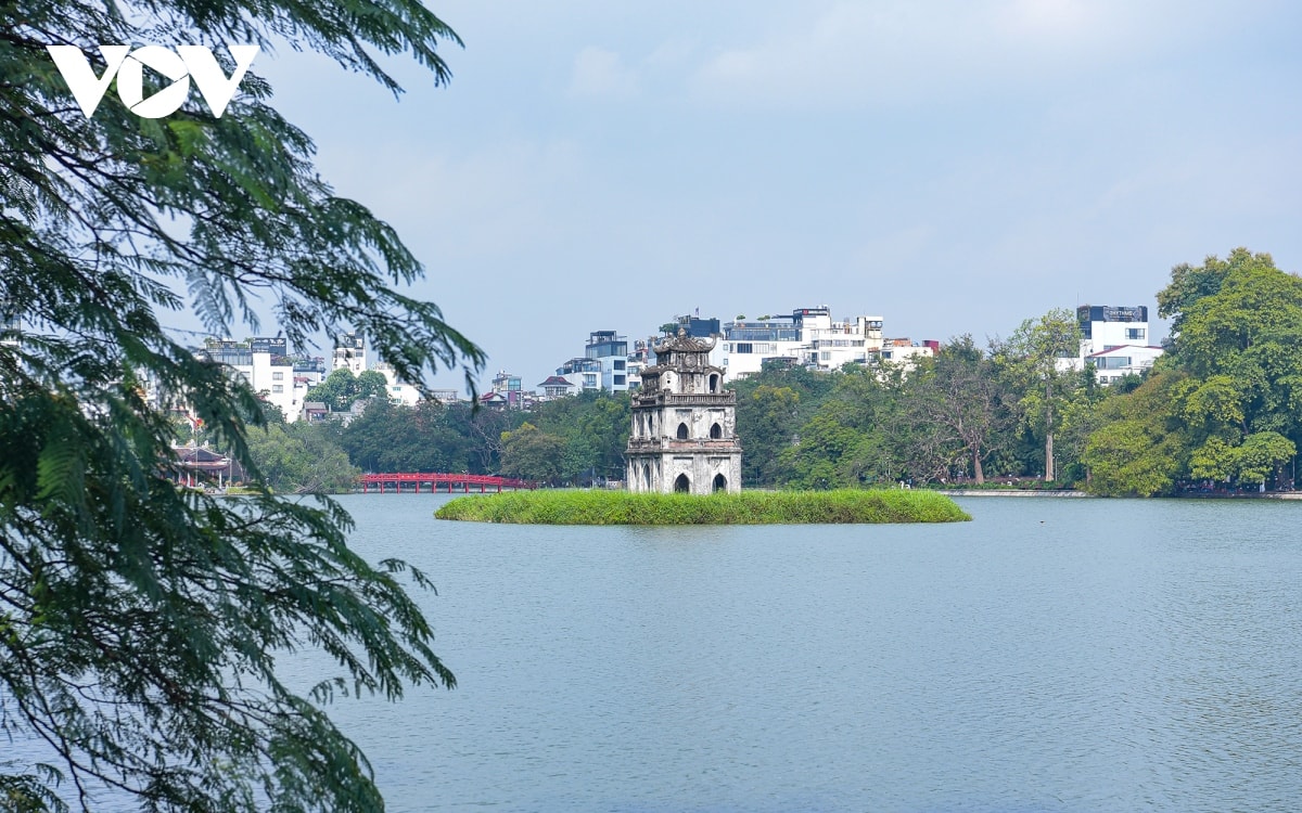 ha noi nang choi chang nhu mua he giua mua Dong hinh anh 19