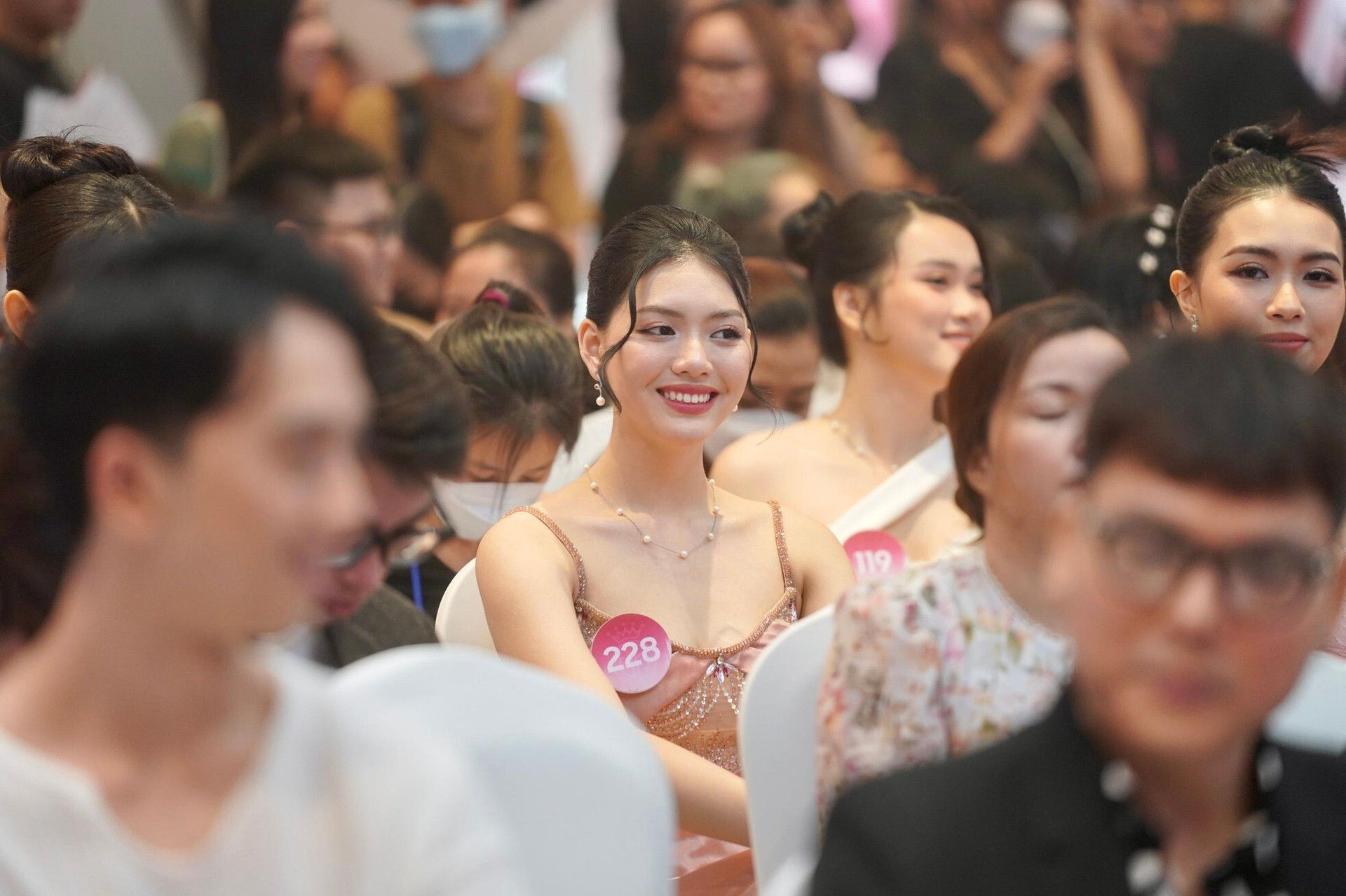 Ảnh chụp cận mặt xinh hút hồn của Top 35 Hoa hậu Việt Nam 2022 - 5