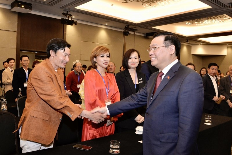 Chủ tịch Quốc hội Vương Đình Huệ gặp đại diện cộng đồng người Việt Nam tại New Zealand - ảnh 2