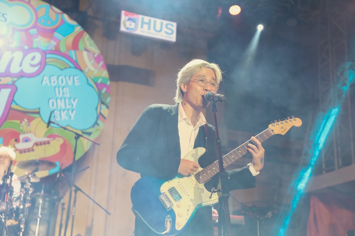 mc long vũ, tùng john đưa khán giả về thanh xuân cùng nhạc the beatles hình ảnh 4 mc long vu, tung john dua khan gia ve thanh xuan cung nhac the beatles hinh anh 4