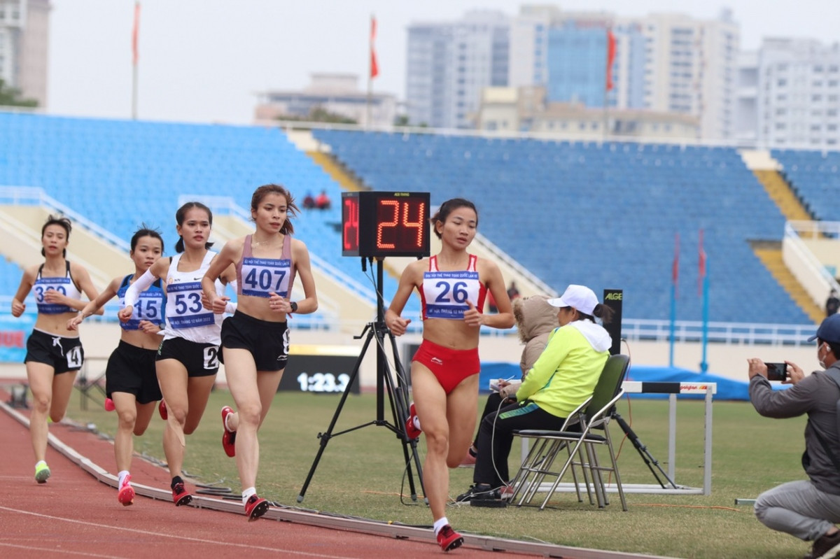 nguyen thi oanh pha sau ky luc quoc gia, tiem can ky luc sea games chay 10.000m hinh anh 1